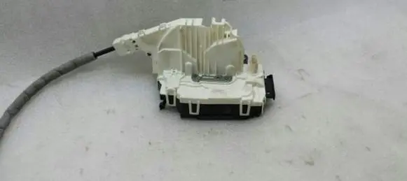 Mercedes-Benz GLK (X204) Rear door lock A2047302335