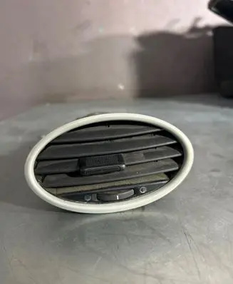 Ford Focus Dashboard side air vent grill/cover trim 4M51A014L21AD FR4AA01AL21CA 4M51A014L21BC
