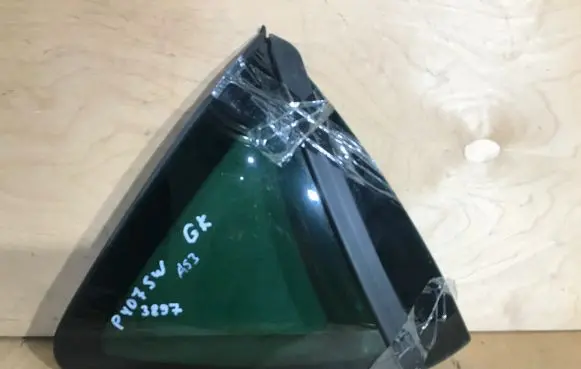 Peugeot 407 Rear side window AS3