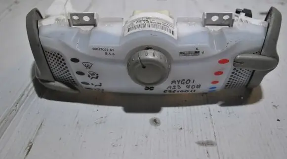 Toyota Aygo AB10 Climate control unit 69610011