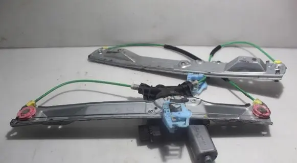 Opel Corsa D Front window lifting mechanism without motor