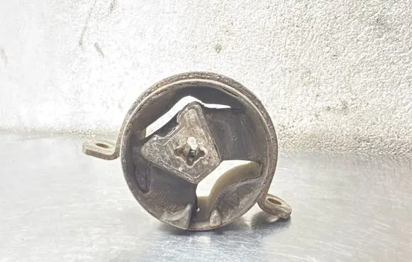 Saab 9000 CS Engine mount bracket 4165312