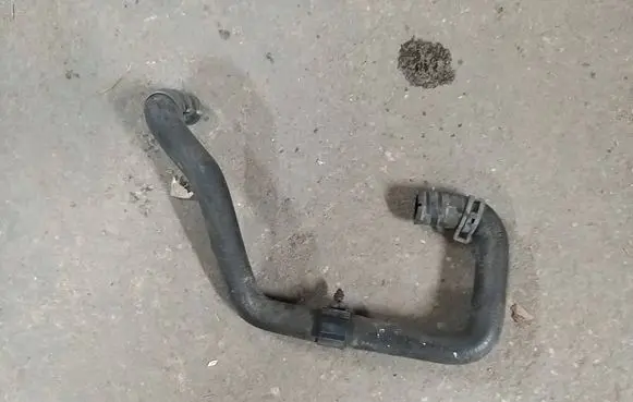 Volkswagen e-Golf Engine coolant pipe/hose 5Q0121063M