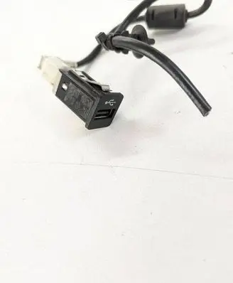 BMW 5 F10 F11 USB socket connector 9167196