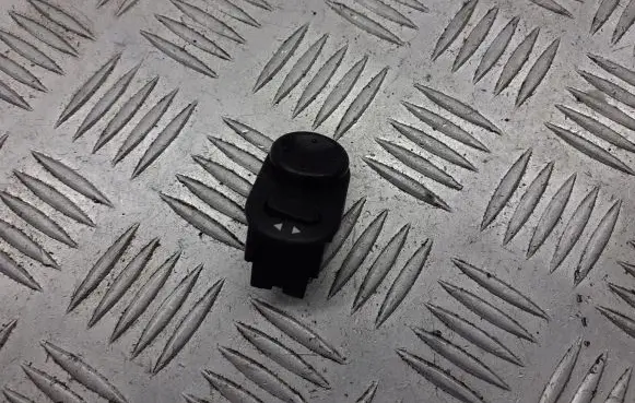 Suzuki Ignis Wing mirror switch 37950-83E20