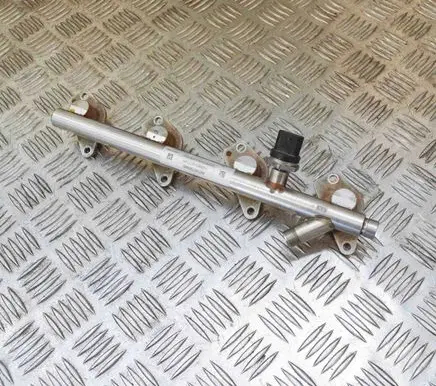 Mercedes-Benz C W205 Fuel main line pipe