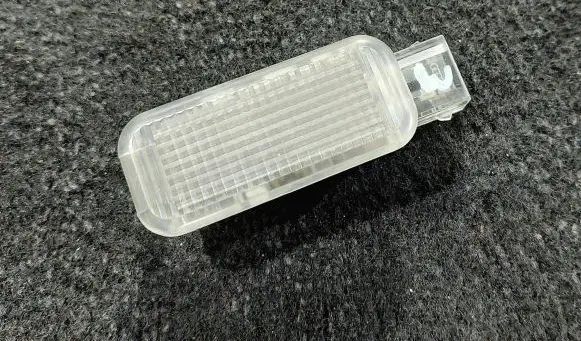 Audi A6 S6 C5 4B Rear door interior light 8T0947416