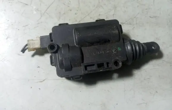 Opel Zafira A Central locking motor 13118786 705472