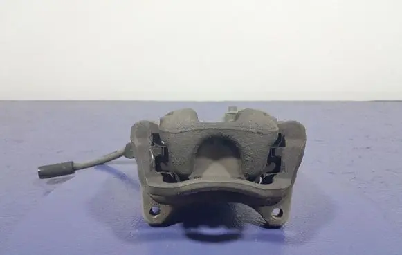 Opel Insignia A Rear brake caliper 