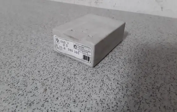 BMW 3 E36 Immobilizer control unit/module 61358380365 8380365