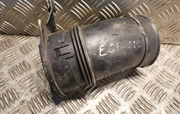 BMW 6 E63 E64 Air intake duct part 7521019