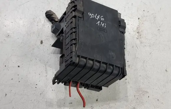 Volkswagen Golf VI Fuse box set 01718130