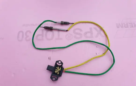 Renault Master III Exhaust gas temperature sensor 226585058R 265800-0171