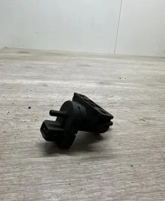 Renault Laguna II Vacuum valve 7700113709