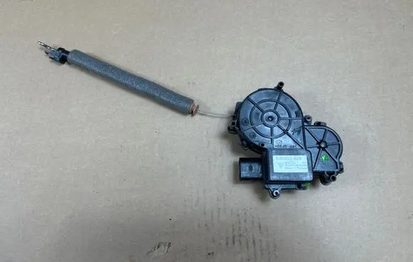 Porsche Taycan 9J1 Tailgate/trunk/boot lift motor 9J0827888