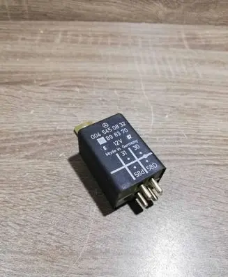 Mercedes-Benz E W124 Other relay 0045450832 898370