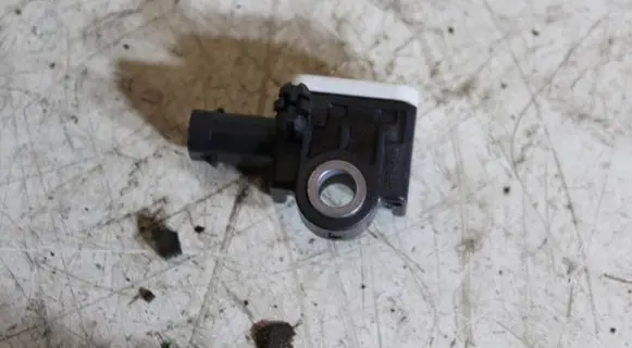 Mercedes-Benz A W176 Airbag deployment crash/impact sensor A1668210151 56054085AA