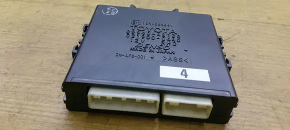 Lexus RX 300 Light module LCM 8994048130 0319000440