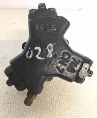 Mercedes-Benz A W168 Fuel injection high pressure pump A6110700501 0445010008
