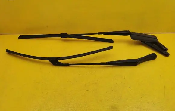 Volkswagen Touareg II Front wiper blade arm 7P0955410B 7P0955409B