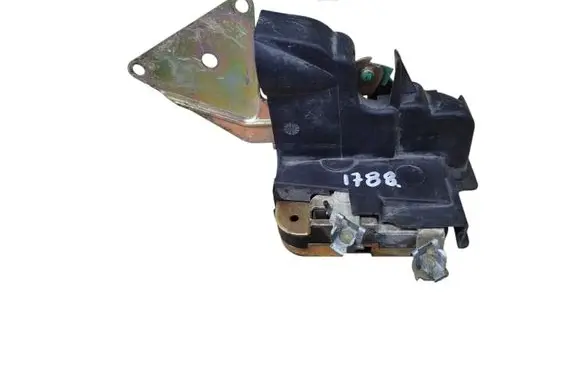 Mitsubishi Carisma Front door lock