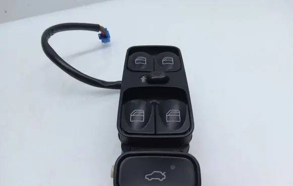Mercedes-Benz C W203 Electric window control switch A2038200110