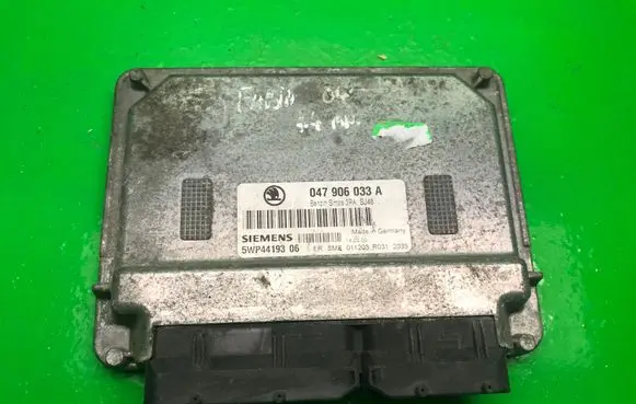 Skoda Fabia Mk1 (6Y) Engine control unit/module ECU 047906033A