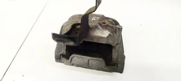 Volkswagen PASSAT B6 Engine mount bracket 1K0199262