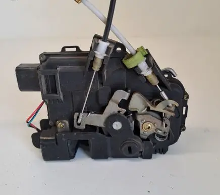 Audi A6 S6 C5 4B Rear door lock