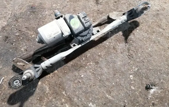 Front wiper linkage and motor