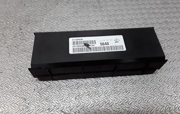 Chevrolet Cruze Air conditioner control unit module 13585640