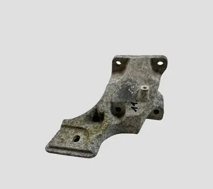 Land Rover Discovery 3 - LR3 Engine mounting bracket 41226037