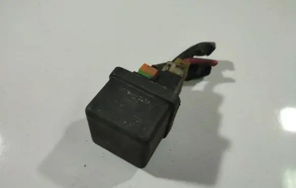 Nissan Almera Tino Glow plug pre-heat relay 