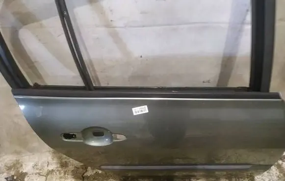 Renault Megane II Rear door glass trim molding