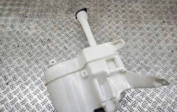 Toyota Camry Lamp washer fluid tank AW060851386