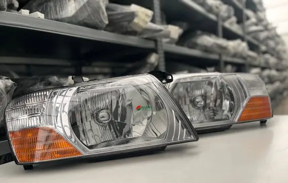 Mitsubishi Pajero Headlights/headlamps set MN133752