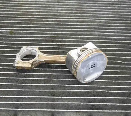 Nissan Note (E11) Piston 