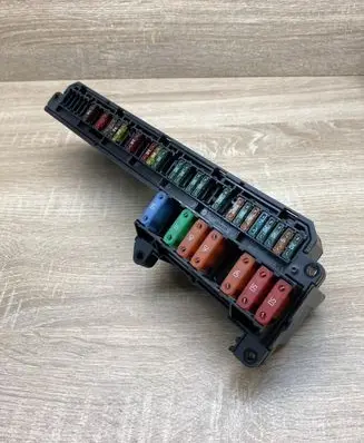 BMW 5 E60 E61 Fuse box set 6957330 18917
