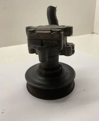 Volkswagen Golf IV Power steering pump 030145269A