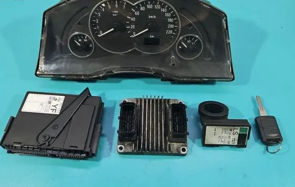 Opel Meriva A Engine control unit/module ECU 12214830 IMPRK1597040