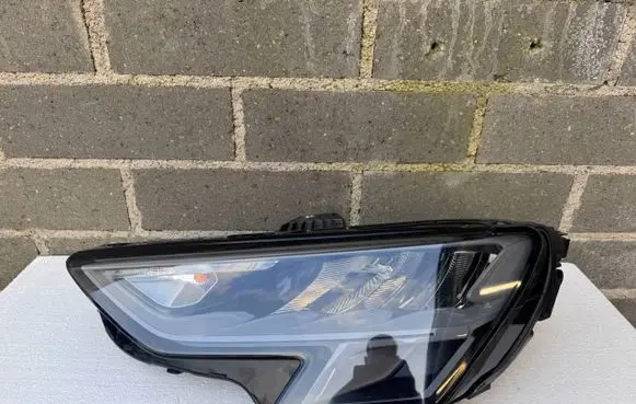 Audi A3 8Y Headlight/headlamp 8Y0941011