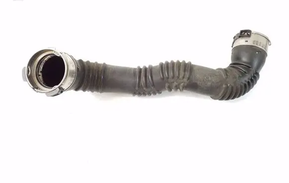 Mercedes-Benz CLA C117 X117 W117 Intercooler hose/pipe A2465200101