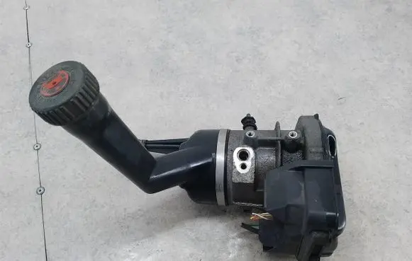 Peugeot 308 Power steering pump 9684979180