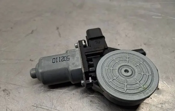 Mitsubishi i-MiEV Rear door window regulator motor 5713A083