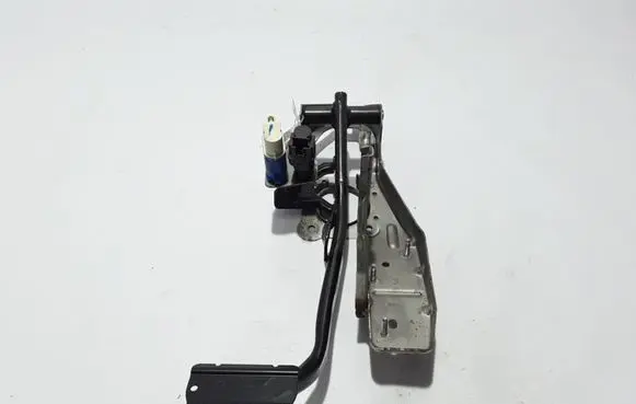 Volvo XC60 Brake pedal