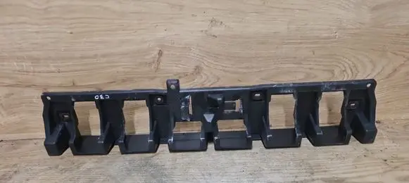 Rear bumper mounting bracket