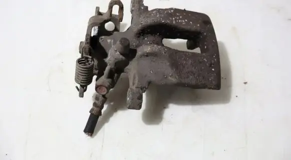 Toyota Corolla Verso AR10 Rear brake caliper