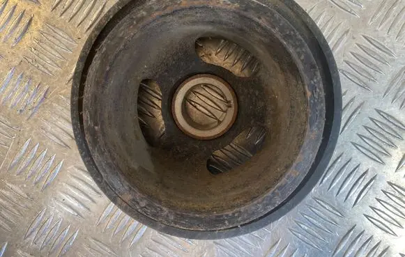 BMW 5 E60 E61 Crankshaft pulley 7513862