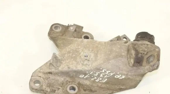 BMW 1 E82 E88 Engine mounting bracket 6760317 13807410