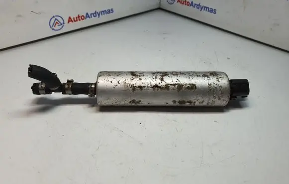 BMW 5 E39 Fuel injection high pressure pump 6767383 16146767383 7165590